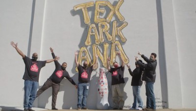 CCSWB heroes welcome the Recognition Roadtrip Bottle to Texarkana on Feb. 7, 2022. Texarkana’s name comes from its location, which is uniquely positioned on the border between Texas and Arkansas. Historic Downtown Texarkana is filled with murals like this one, which was painted in 2021 by artist Jes Weiner on the corner of Main Street and Third Street.
